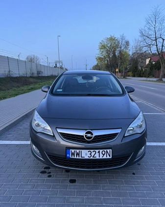 Opel Astra cena 26000 przebieg: 267000, rok produkcji 2012 z Tłuszcz małe 154